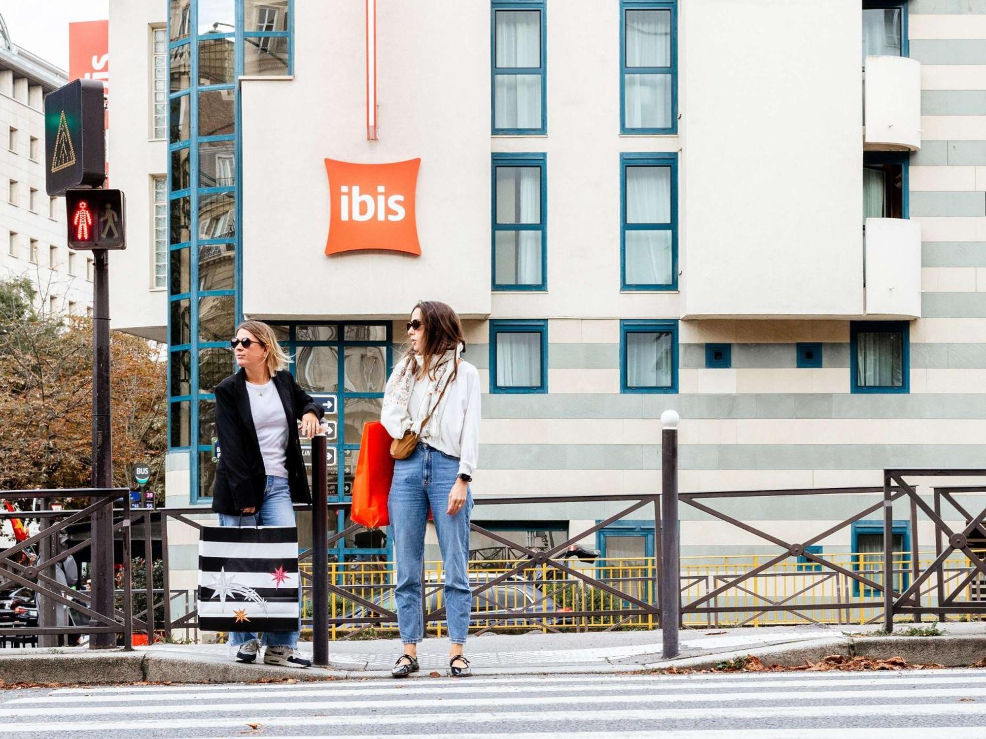 Hotel Ibis Gare Montparnasse 15ème 3*